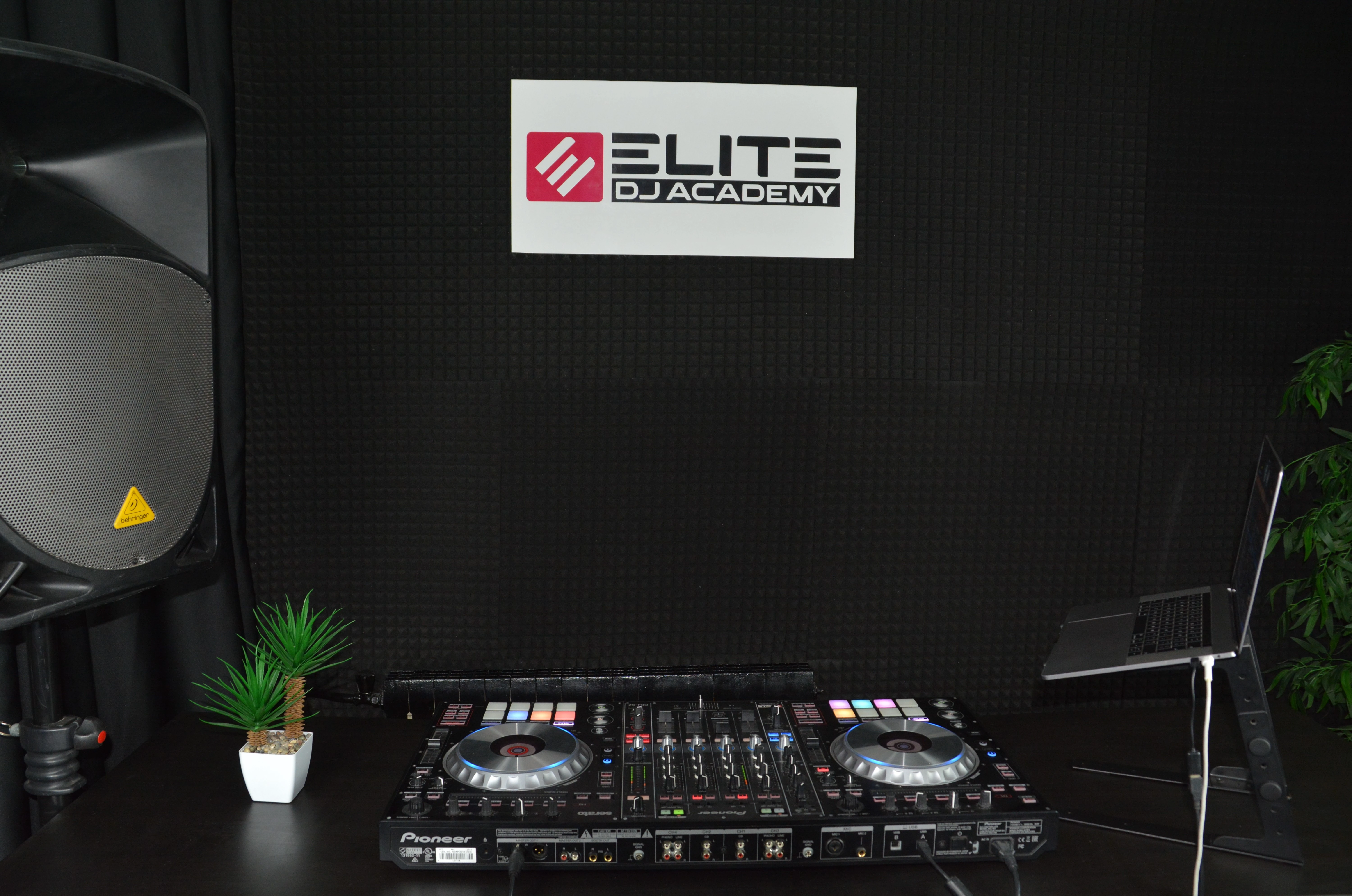 Elite DJ Academy Stüdyo